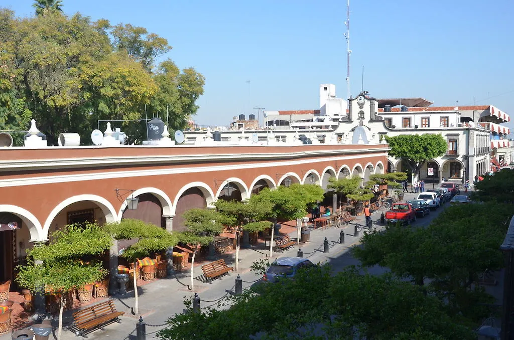 Hotel Media Luna Guadalajara