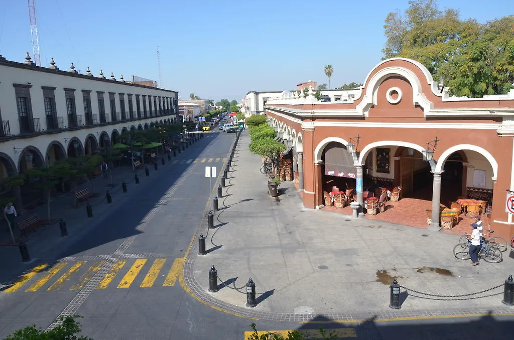 Hotel Media Luna Guadalajara