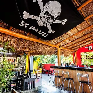 https://hostel-che-playa.allrivieramayahotels.com
