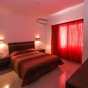 https://hotel-los-girasoles-cancun.quintano-roohotels.com